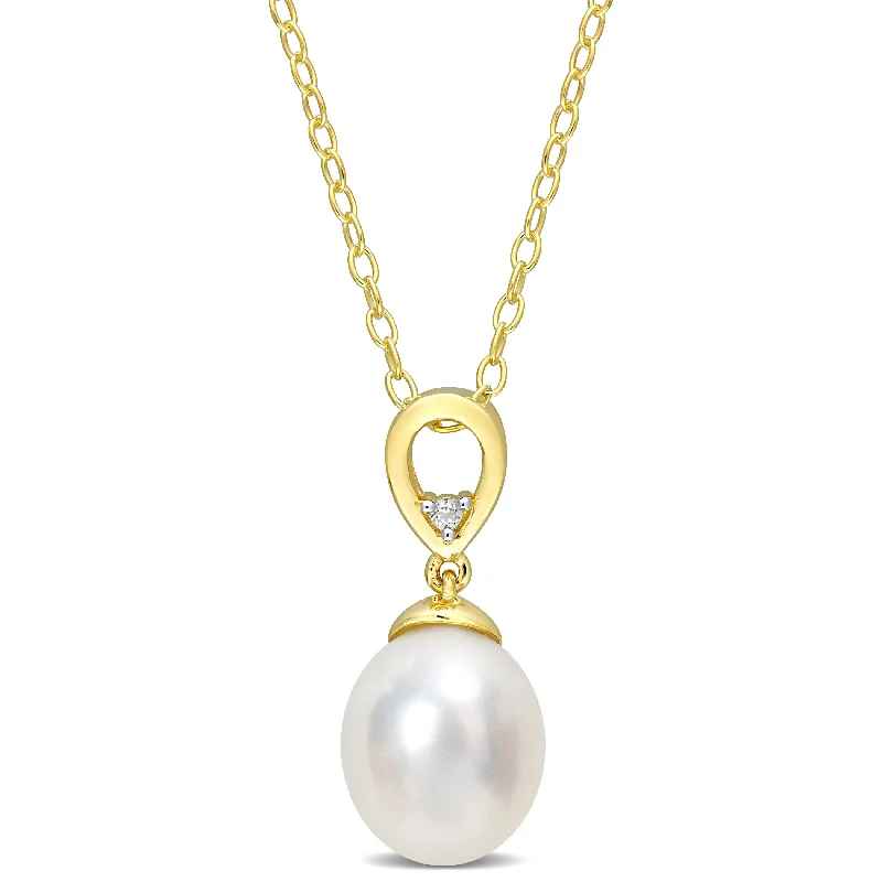 classic pearl necklace for brides-Miadora White Topaz and 8-9mm White South Sea Cultured Pearl Fashion Pendant with Chain Yellow Silver