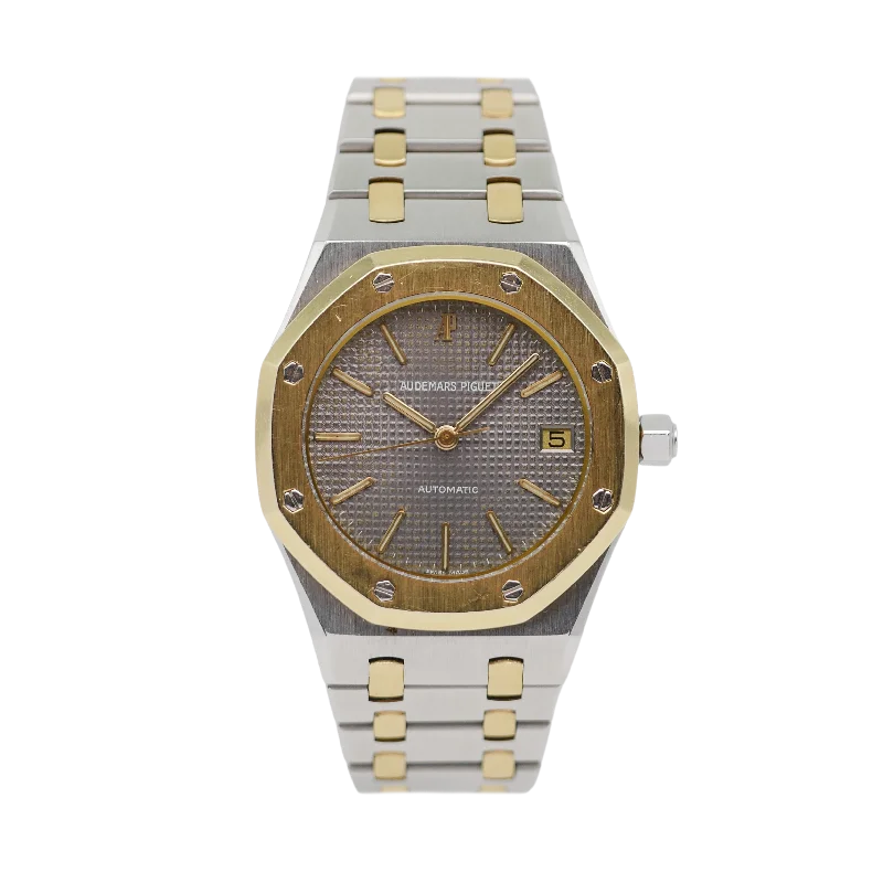 designer watches with intricate detailing -Audemars Piguet Royal Oak Stahl / Gelbgold 14790SA - 1992 + Archivauszug